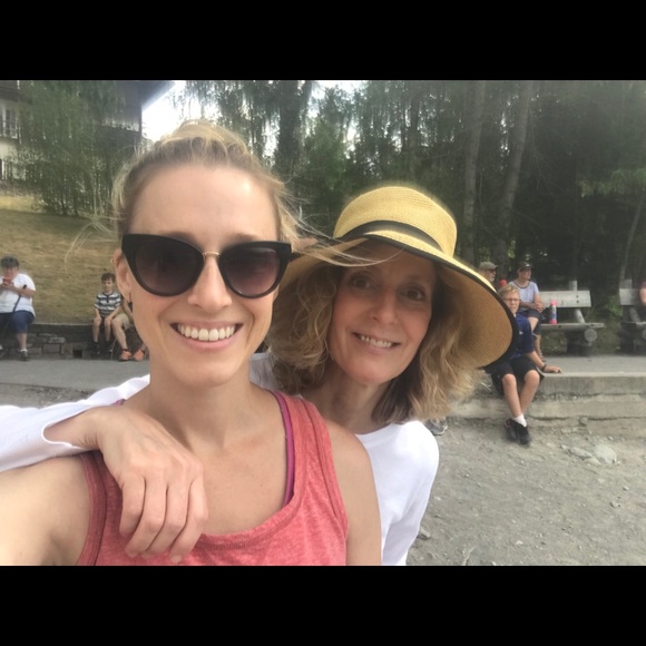 Meet your Posher, Loulou - Picture 2 of 2